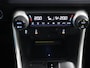 Toyota RAV4 2.5 Hybrid AWD Bi-Tone | Trekhaak | 1650kg trekvermogen | Stoel en stuurwiel verwarming |