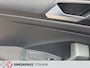 Volkswagen T-Roc 1.5 TSI Sport, Parelmoer, Zwart dak, Camera, Trekhaak, Navigatie.