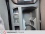 Volkswagen T-Roc 1.5 TSI Sport, Parelmoer, Zwart dak, Camera, Trekhaak, Navigatie.
