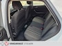 Volkswagen T-Roc 1.5 TSI Sport, Parelmoer, Zwart dak, Camera, Trekhaak, Navigatie.