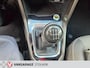 Volkswagen T-Roc 1.5 TSI Sport, Parelmoer, Zwart dak, Camera, Trekhaak, Navigatie.
