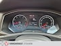 Volkswagen T-Roc 1.5 TSI Sport, Parelmoer, Zwart dak, Camera, Trekhaak, Navigatie.