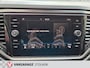 Volkswagen T-Roc 1.5 TSI Sport, Parelmoer, Zwart dak, Camera, Trekhaak, Navigatie.