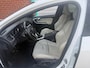 Volvo V60 2.4 D5 Twin Engine R-Design Bj:2015 NAP!