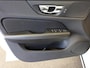 Volvo V60 2.0 T6 Recharge AWD R-Design Panoramadak Navigatie Apple Carplay/Android Auto Camera Parkeersensoren Stoel- en stuurverwarming Cruise Control Blind Spot Assist Virtual Cockpit Climate Control