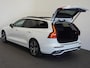 Volvo V60 2.0 T6 Recharge AWD R-Design Panoramadak Navigatie Apple Carplay/Android Auto Camera Parkeersensoren Stoel- en stuurverwarming Cruise Control Blind Spot Assist Virtual Cockpit Climate Control