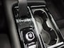Volvo V60 2.0 T6 Recharge AWD R-Design Panoramadak Navigatie Apple Carplay/Android Auto Camera Parkeersensoren Stoel- en stuurverwarming Cruise Control Blind Spot Assist Virtual Cockpit Climate Control