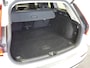 Volvo V60 2.0 T6 Recharge AWD R-Design Panoramadak Navigatie Apple Carplay/Android Auto Camera Parkeersensoren Stoel- en stuurverwarming Cruise Control Blind Spot Assist Virtual Cockpit Climate Control