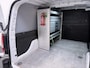 Opel Combo 1.5D 131PK Automaat L2H1 Navi Airco Pdc Dakdragers Apple Carplay Android Auto Cruise DAB Edition Schuifdeur Betonplex Wandbetimmering Bott Inbouwkast Regen-Lichtsensor 1e Eigenaar Origineel Nederlandse Bedrijfswagen