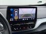 Volkswagen ID.4 First 82kWh SOH 93% Warmtepomp Trekhaak Camera Adap.Cruise Apple Carplay Android Auto Stuur+Stoelverwarming Navi Ecc Pdc Lmv 20" Led Wifi Voorruitverwarming DAB Isofix Verkeersbord detectie 1.000KG Trekgewicht 1e Eigenaar Dealeronderhouden