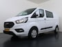 Ford Transit Custom 300 2.0TDCI 130PK Dubbele Cabine L2H1 Trekhaak Navi Camera Airco Cruise Control Pdc Trend DC Schuifdeur Betonplex Vloer Wandbetimmering Bott Inbouwkast Lane Assist 2.800KG Trekgewicht 1e Eigenaar