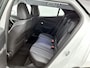 Peugeot e-2008 EV Allure Pack 50 kWh 136pk Automaat | 1ste Eigenaar | Navigatie | Climate Control | Adaptieve Cruise Control | Camera | 17"LMV | LED | Apple Carplay/Android Auto |