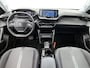 Peugeot e-2008 EV Allure Pack 50 kWh 136pk Automaat | 1ste Eigenaar | Navigatie | Climate Control | Adaptieve Cruise Control | Camera | 17"LMV | LED | Apple Carplay/Android Auto |