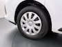 Renault Trafic 2.0 dCi 120 T29 L2H1 Dubbele Cabine Trekhaak Camera Navi Ecc Cruise Control Pdc DAB Business Euro 6 Betonplex Vloer Wandbetimmering Regen-Lichtsensor 2.000kg Trekgewicht 1e Eigenaar 5-Persoons