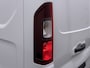 Renault Trafic 2.0 dCi 120 T29 L2H1 Dubbele Cabine Trekhaak Camera Navi Ecc Cruise Control Pdc DAB Business Euro 6 Betonplex Vloer Wandbetimmering Regen-Lichtsensor 2.000kg Trekgewicht 1e Eigenaar 5-Persoons