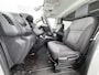 Renault Trafic 2.0 dCi 120 T29 L2H1 Dubbele Cabine Trekhaak Camera Navi Ecc Cruise Control Pdc DAB Business Euro 6 Betonplex Vloer Wandbetimmering Regen-Lichtsensor 2.000kg Trekgewicht 1e Eigenaar 5-Persoons