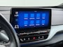 Volkswagen ID.4 First 82kWh SOH 90% Warmtepomp Trekhaak Camera Adap.Cruise Apple Carplay Android Auto Stuur+Stoelverwarming Navi Ecc Pdc Lmv 20" Led Wifi Voorruitverwarming DAB Isofix Verkeersbord detectie 1.000KG Trekgewicht 1e Eigenaar Dealeronderhouden