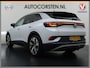 Volkswagen ID.4 First 82kWh SOH 90% Warmtepomp Trekhaak Camera Adap.Cruise Apple Carplay Android Auto Stuur+Stoelverwarming Navi Ecc Pdc Lmv 20" Led Wifi Voorruitverwarming DAB Isofix Verkeersbord detectie 1.000KG Trekgewicht 1e Eigenaar Dealeronderhouden