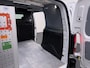Peugeot Partner 1.5 HDI 102PK Trekhaak Apple Carplay Android Auto Euro 6 Navi* Airco Cruise Control Premium Schuifdeur Betonplex Vloer Bott-Inbouwkast Tussenwand 1e Eigenaar 1.000 Trekgewicht Origineel Nederlandse Auto