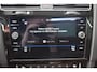 Volkswagen Golf Variant 1.4 TSI R-LINE PANORAMADAK / VIRTUAL / CAMERA / 19INCH / CARPLAY / SFEERVERLICHTING / AFN. TREKHAAK