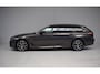 BMW 5-Serie 530e xDrive M-SPORT PANORAMADAK / M-SPORTSTOELEN / HUD / TREKHAAK / HARMAN-KARDON / LEER / CAMERA