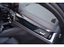 BMW 5-Serie 530e xDrive M-SPORT PANORAMADAK / M-SPORTSTOELEN / 4 WIELSTURING / HUD / TREKHAAK / HARMAN-KARDON / LEER / CAMERA