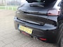 Peugeot 208 GT HYBRID 145pk e-DCS6 automaat, Rijklaarprijs, Camera voor en achter Adaptieve cruise control Keyless entry & start