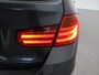 BMW 3-Serie Touring 316i H.E. AUT. + HEAD-UP DISPLAY | LEDER | HARMAN/KARDON | ELEKTR. ACHTERKLEP