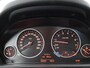BMW 3-Serie Touring 316i H.E. AUT. + HEAD-UP DISPLAY | LEDER | HARMAN/KARDON | ELEKTR. ACHTERKLEP
