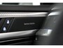 Volkswagen Arteon Shooting Brake 2.0 TSI R 320PK * Pano - Kuipstoelen - Trekhaak - 360° Cam - 20" - Harman Kardon *