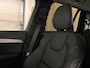 Volvo XC90 T8 AWD Recharge Ultra Dark | Luchtvering | Trekhaak | 360 Camera | Head-Up Display | Harman Kardon | 455pk | Adaptieve Cruise Control | Stoelverwarming voor+achter | Stuurwielverwarming | Schuifdak | Full LED Meesturende koplampen | Pilot Assist | BLIS Dode Hoek Detectie | Alcantara hemelbekleding | Lederen zonnekleppen en handgrepen | Elektrische voorstoelen geheugen | Lederen bekleding | Zitting verlenging voorstoelen | Lederen dashboard | 20 Inch | Google Infotainment | Keyless Drive | Privacy Glass | Elektrisch bedienbare achterklep | Geïntegreerd kinderzitje achterin | Geïntegreerde zongordijnen achterportieren | Verlichte instaplijsten | 7-Persoons | 4-Zone Climate Control | DAB Radio | Apple Carplay/Android Auto | Alarm Klasse III | Silver Dawn Metallic |