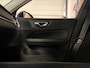 Volvo V60 B3 Momentum Advantage | Stoel en Stuurwielverwarming | Parkeercamera | 17 Inch | Cruise Control | Climate Control L+R | Parkeersensoren voor+achter | DAB Radio | Regensensor | Apple Carplay/Android Auto | Volvo On Call met mobiele App functie | Denim Blue Metallic |