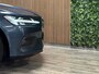 Volvo V60 B3 Momentum Advantage | Stoel en Stuurwielverwarming | Parkeercamera | 17 Inch | Cruise Control | Climate Control L+R | Parkeersensoren voor+achter | DAB Radio | Regensensor | Apple Carplay/Android Auto | Volvo On Call met mobiele App functie | Denim Blue Metallic |