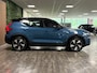 Volvo XC40 Single Motor Extened Range Core 82 kWh | 96% SoH | Parkeercamera | Michelin All Season banden | Parkeersensoren voor+achter | Zitting verlenging voorstoelen | 19 Inch | Cruise Control | Alarm Klasse III | Climate Control L+R | Draadloos telefoon opladen | Automatisch dimmende binnen en buitenspiegels | Regensensor | Apple Carplay/Android Auto | DAB Radio | Volvo On Call met mobiele App functie | Fjord Blue Metallic |