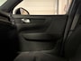 Volvo XC40 Single Motor Extened Range Core 82 kWh | 96% SoH | Parkeercamera | Michelin All Season banden | Parkeersensoren voor+achter | Zitting verlenging voorstoelen | 19 Inch | Cruise Control | Alarm Klasse III | Climate Control L+R | Draadloos telefoon opladen | Automatisch dimmende binnen en buitenspiegels | Regensensor | Apple Carplay/Android Auto | DAB Radio | Volvo On Call met mobiele App functie | Fjord Blue Metallic |