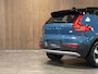 Volvo XC40 Single Motor Extened Range Core 82 kWh | 96% SoH | Parkeercamera | Michelin All Season banden | Parkeersensoren voor+achter | Zitting verlenging voorstoelen | 19 Inch | Cruise Control | Alarm Klasse III | Climate Control L+R | Draadloos telefoon opladen | Automatisch dimmende binnen en buitenspiegels | Regensensor | Apple Carplay/Android Auto | DAB Radio | Volvo On Call met mobiele App functie | Fjord Blue Metallic |