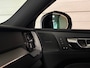 Volvo XC60 T8 AWD Recharge Ultra Black Edition | Luchtvering | Trekhaak | 360° Camera | 455pk | Head-Up Display | Adaptieve Cruise Control | Stoelverwarming voor+achter | Stuurwielverwarming | Schuifdak | Full LED Meesturende koplampen | Pilot Assist | BLIS Dode Hoek Detectie | Elektrische voorstoelen geheugen | R-Design Contour stoelen met wit stiksel en bies | Zitting verlenging voorstoelen | Lederen dashboard | 21 Inch | Google Infotainment | Keyless Drive | Elektrisch bedienbare achterklep | DAB Radio | Apple Carplay/Android Auto | Alarm Klasse III | Draadloos telefoon opladen | Volvo On Call met mobiele App functie | Onyx Black Metallic |