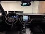 Volvo XC60 T8 AWD Recharge Ultra Black Edition | Luchtvering | Trekhaak | 360° Camera | 455pk | Head-Up Display | Adaptieve Cruise Control | Stoelverwarming voor+achter | Stuurwielverwarming | Schuifdak | Full LED Meesturende koplampen | Pilot Assist | BLIS Dode Hoek Detectie | Elektrische voorstoelen geheugen | R-Design Contour stoelen met wit stiksel en bies | Zitting verlenging voorstoelen | Lederen dashboard | 21 Inch | Google Infotainment | Keyless Drive | Elektrisch bedienbare achterklep | DAB Radio | Apple Carplay/Android Auto | Alarm Klasse III | Draadloos telefoon opladen | Volvo On Call met mobiele App functie | Onyx Black Metallic |