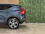 Volvo XC40 T5 Recharge Inscription | Trekhaak | Harman Kardon | Adaptieve Cruise Control | Bestuurdersstoel elektrisch geheugen | Standkachel met Volvo On Call App | Stoel en Stuurwielverwarming | Full LED meesturende koplampen | Pilot Assist | BLIS Dode Hoek Detectie | Parkeercamera | Lederen bekleding | Zitting verlenging voorstoelen | Passagiersstoel elektrisch | 19 Inch | Keyless Drive | Parkeersensoren voor+achter | Elektrisch bedienbare achterklep | Privacy Glass | Breedstralers in voorbumper | Draadloos telefoon opladen | Climate Control L+R | DAB Radio | Apple Carplay/Android Auto | Volvo On Call met mobiele App functie | Denim Blue Metallic |