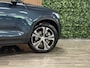 Volvo XC40 T5 Recharge Inscription | Trekhaak | Harman Kardon | Adaptieve Cruise Control | Bestuurdersstoel elektrisch geheugen | Standkachel met Volvo On Call App | Stoel en Stuurwielverwarming | Full LED meesturende koplampen | Pilot Assist | BLIS Dode Hoek Detectie | Parkeercamera | Lederen bekleding | Zitting verlenging voorstoelen | Passagiersstoel elektrisch | 19 Inch | Keyless Drive | Parkeersensoren voor+achter | Elektrisch bedienbare achterklep | Privacy Glass | Breedstralers in voorbumper | Draadloos telefoon opladen | Climate Control L+R | DAB Radio | Apple Carplay/Android Auto | Volvo On Call met mobiele App functie | Denim Blue Metallic |