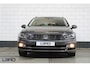 Volkswagen Passat Variant 1.8 TSI 2x R-Line 180pk DSG | Leer Trekhaak ACC Massage Stoelver. Climate Navi