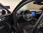 Volvo EX40 Single Motor Extended Range Ultra 82 kWh | Schuifdak | 360° Camera | Harman Kardon | Adaptieve Cruise Control | Bestuurdersstoel elektrisch geheugen | Stoel en Stuurwielverwarming | 19 Inch | Passagiersstoel elektrisch | Microtech / alcantara bekleding met wit stiksel en bies | Zitting verlenging voorstoelen | Pilot Assist | BLIS Dode Hoek Detectie | Warmtepomp | Google Infotainment | Keyless Drive | Verlichtingspack 2 | Parkeersensoren voor+achter | Privacy Glass | Elektrisch bedienbare achterklep | Draadloos telefoon opladen | DAB Radio | Apple Carplay/Android Auto | Volvo On Call met mobiele App functie | Onyx Black Metallic |