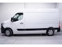 Renault Master 2.3 dCi 135 pk L2H2 Navi, Camera, Trekhaak, NAP BPM Vrij, Laadruimte Pakket, PDC V+A, 3-Zits