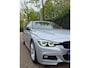 BMW 3-Serie Touring M Sport Apple CarPlay dig.dash Navi GR NAP NL Edition M Sport Shadow Executive