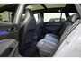 Volkswagen Golf Variant 1.5 eTSI R-Line * Pano - Keyless - IQ Light - ACC - Blind Spot - 18" - Sfeer *