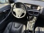 Volvo V40 2.0 T4 Business Sport | 1E EIGENAAR | 12MND GARANTIE | PANO | STANDKACHEL | LEDER | CAMERA | LED | CRUISE | STOELVERWM. |