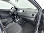 Hyundai i10 1.0i COMFORT | UNIEK! | NAVI | CRUISE | ZWART GELAKTE 15'' LM VELGEN | BLUETOOTH | ARMSTEUN | ELEKTRISCHE RAMEN VOOR & ACHTER |