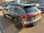 Audi Q8 e-tron 50 quattro S Edition 95 kWh 340 PK | S-line | Automaat | Navigatie | Panoramadak | Camera | 21' Lichtmetalen velgen | Privacy glas | Sfeerverlichting |