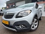 Opel Mokka 1.4 T Cosmo van 2de Eig met parkeersensoren en trekhaak en bluetooth telefoon en cruise controle en airco