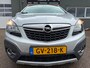 Opel Mokka 1.4 T Cosmo van 2de Eig met parkeersensoren en trekhaak en bluetooth telefoon en cruise controle en airco